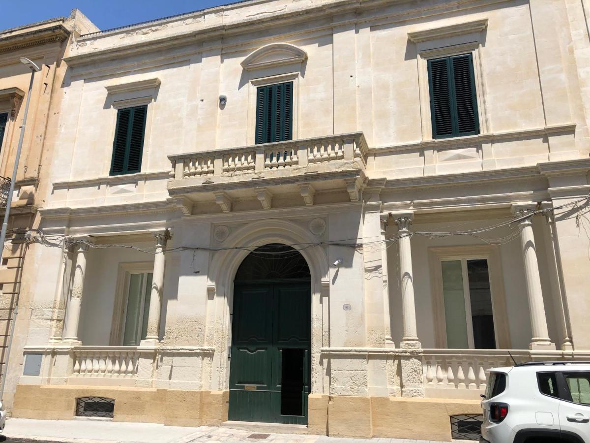 Carlo V - Con Piscina E Giardino Privati Apartment Lecce Exterior foto