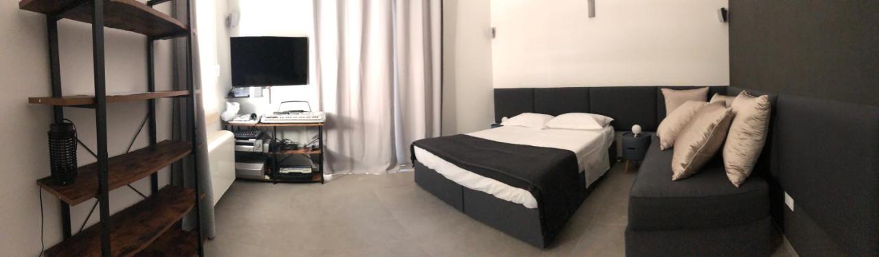 Carlo V - Con Piscina E Giardino Privati Apartment Lecce Exterior foto