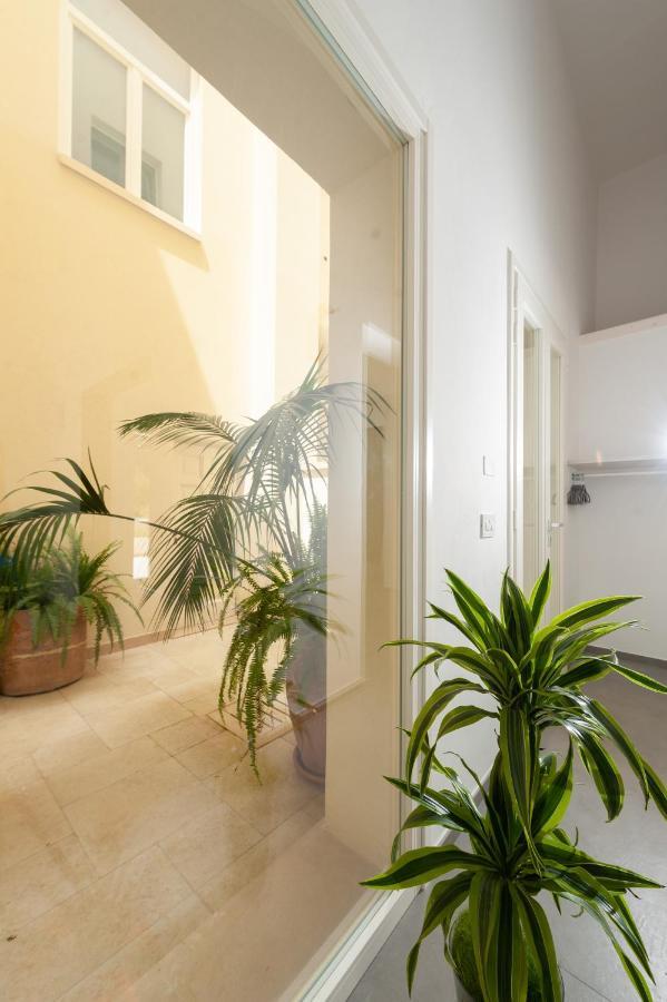 Carlo V - Con Piscina E Giardino Privati Apartment Lecce Exterior foto